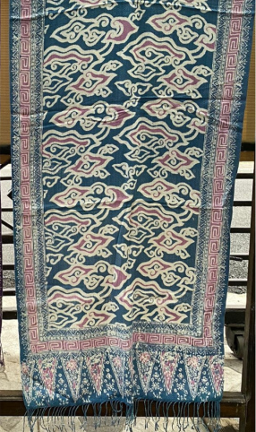 086 BATIK CIREBON Motif: Megamendung