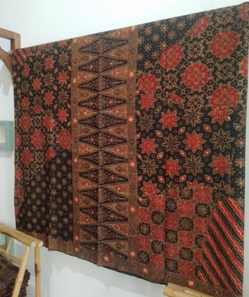 011 BATIK PEKALONGAN Motif: Jlamprang
