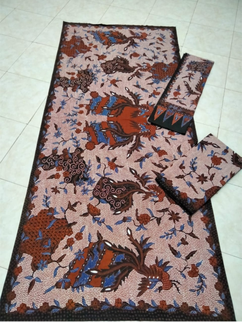 062 BATIK PAMEKASAN MADURA Motif: manuk Itr pecah beling