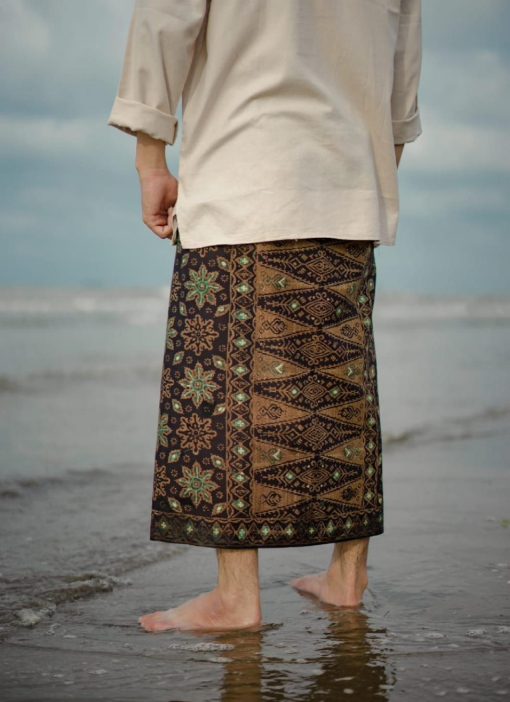 008 BATIK PEKALONGAN Motif: Jlamprang Ceplok Nippon